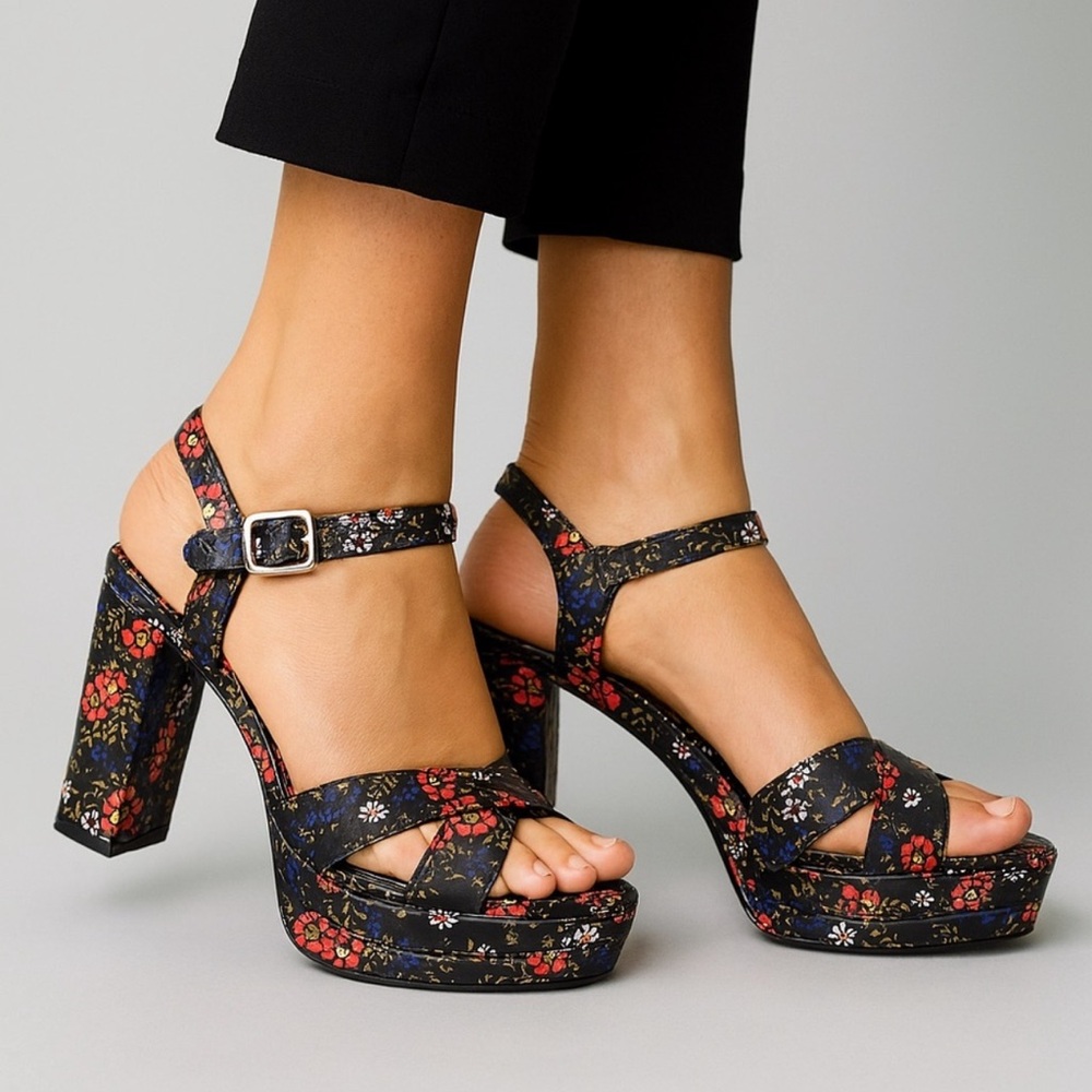 LIKE NEW Y2K FLORAL PLATFORM VINTAGE NINE WEST STRAPPY SANDALS HEELS CHUNKY